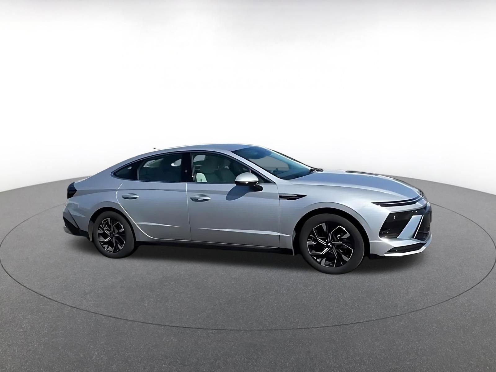 Used 2025 Hyundai Sonata SEL image 2