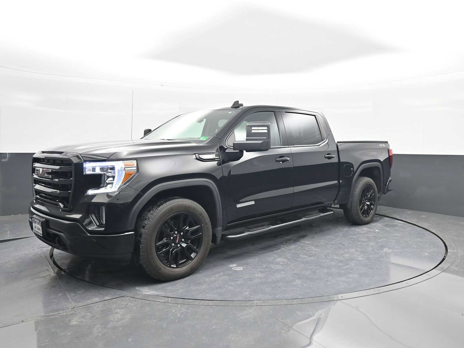 Used 2021 GMC Sierra 1500 Elevation w/ Preferred Package image 4