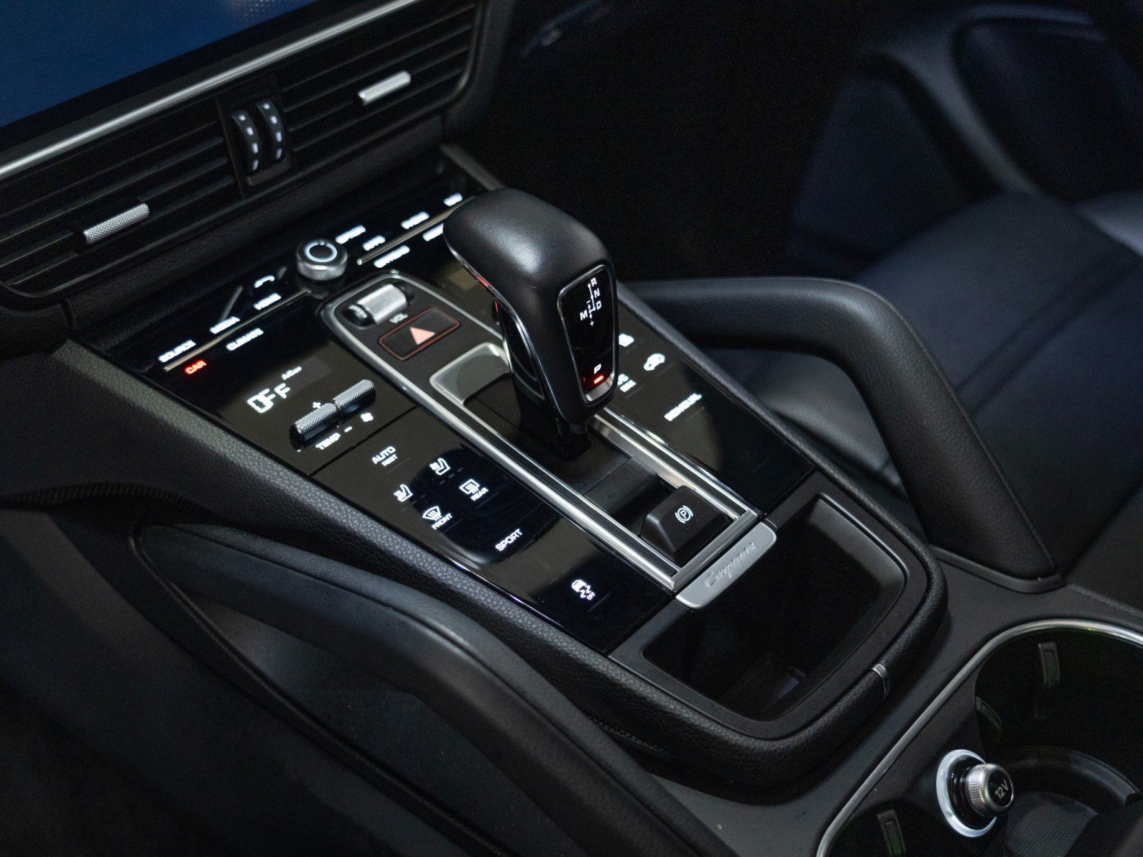 Certified 2023 Porsche Cayenne AWD/4WD image 20