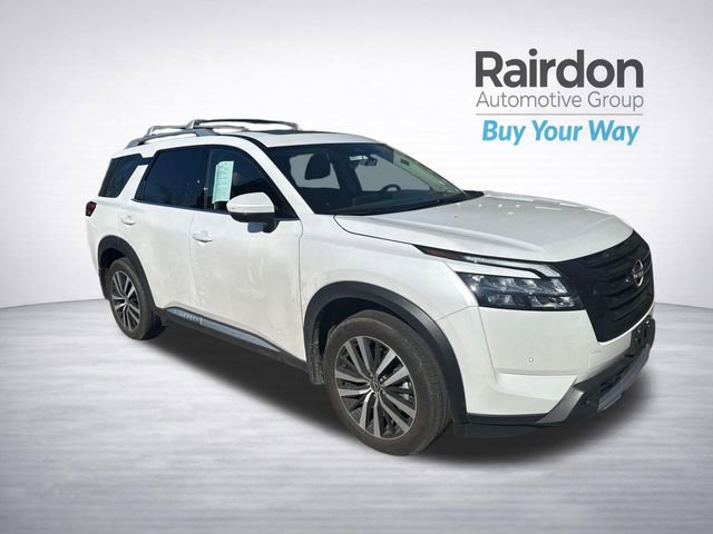 Used 2025 Nissan Pathfinder Platinum w/ Black Appearance Package image 1