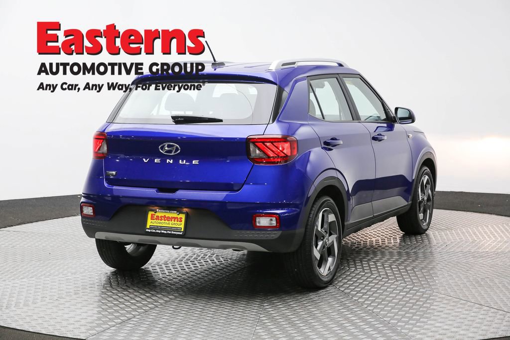 Used 2025 Hyundai Venue SEL image 5