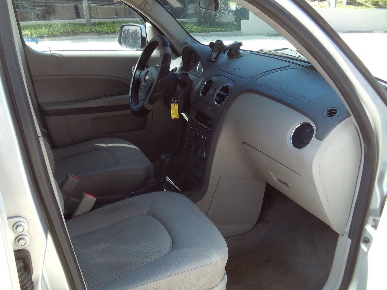 Used 2010 Chevrolet HHR LT FWD image 19