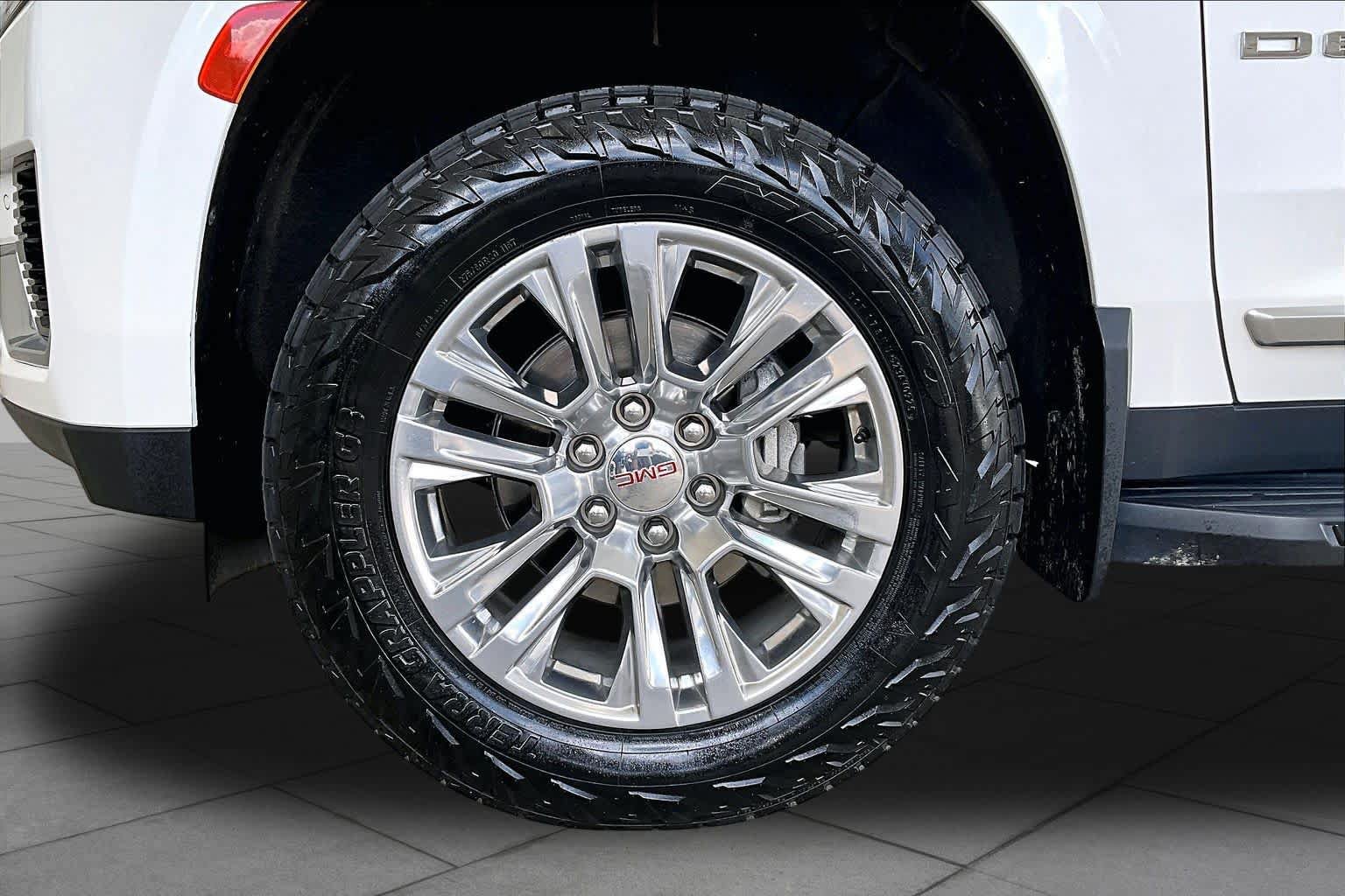 Used 2023 GMC Yukon Denali w/ Max Trailering Package AWD/4WD image 11