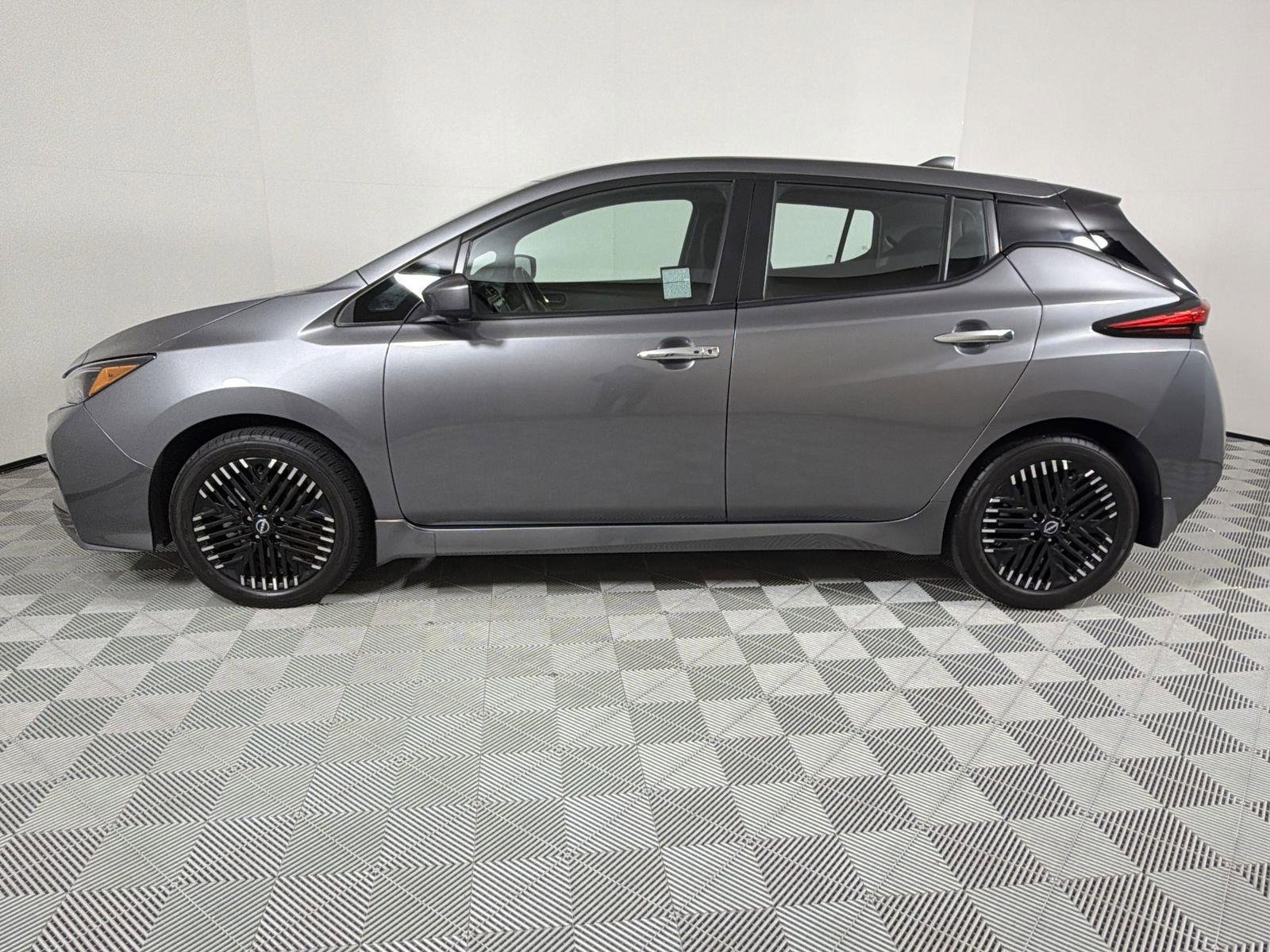 Used 2024 Nissan Leaf SV Plus image 2