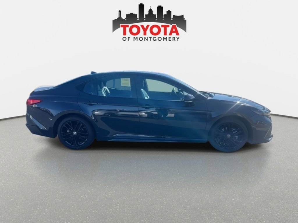 Used 2025 Toyota Camry SE image 2