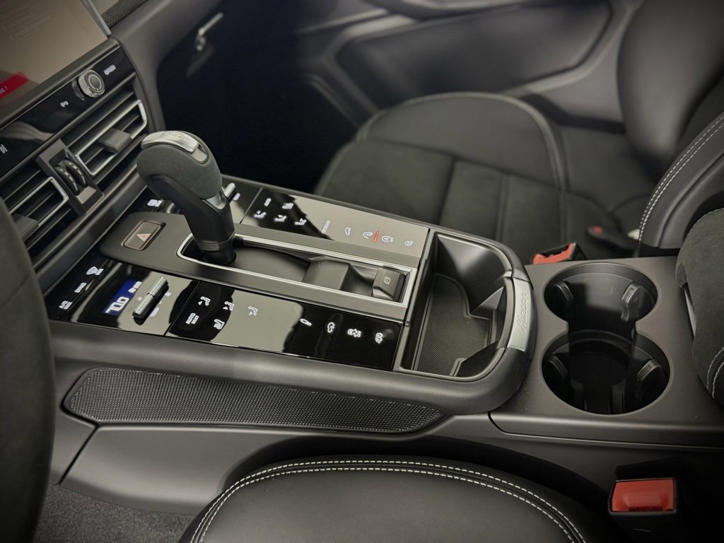 New 2026 Porsche Macan GTS image 24