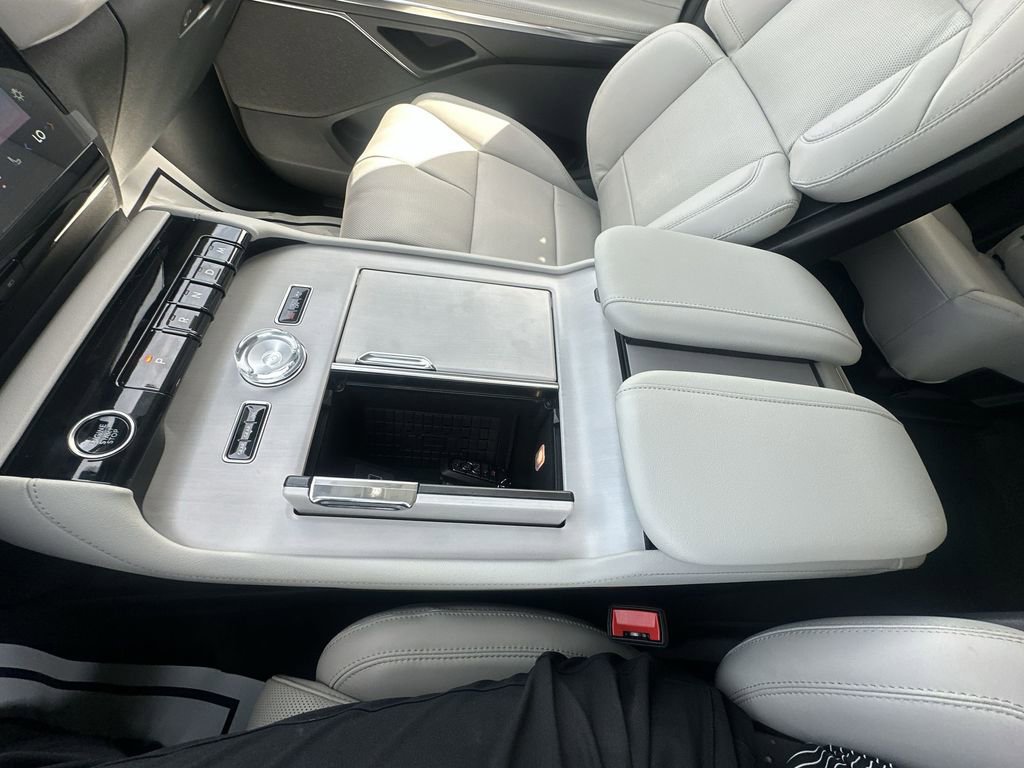 New 2026 Lincoln Navigator Reserve w/ Jet Appearance Package AWD/4WD image 26