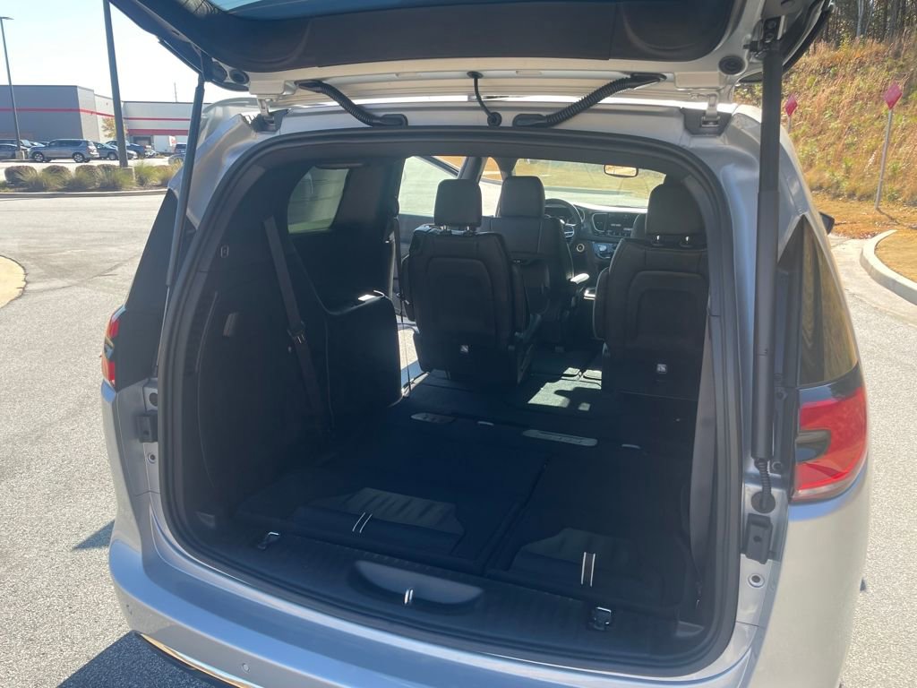 New 2026 Chrysler Pacifica Select image 22