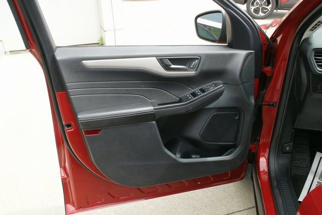 Used 2022 Ford Escape SE w/ Convenience Package image 13