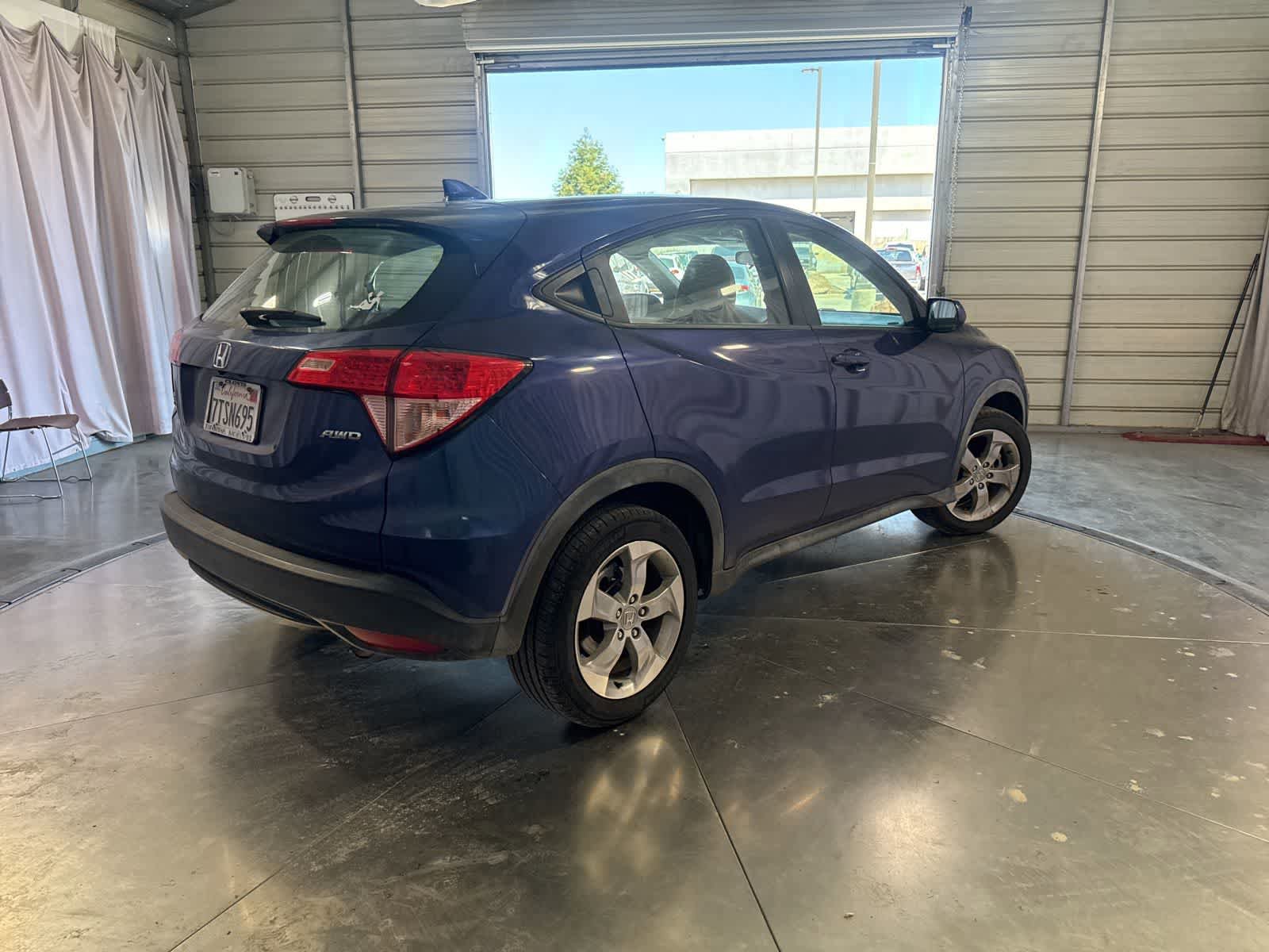 Used 2016 Honda HR-V LX image 4