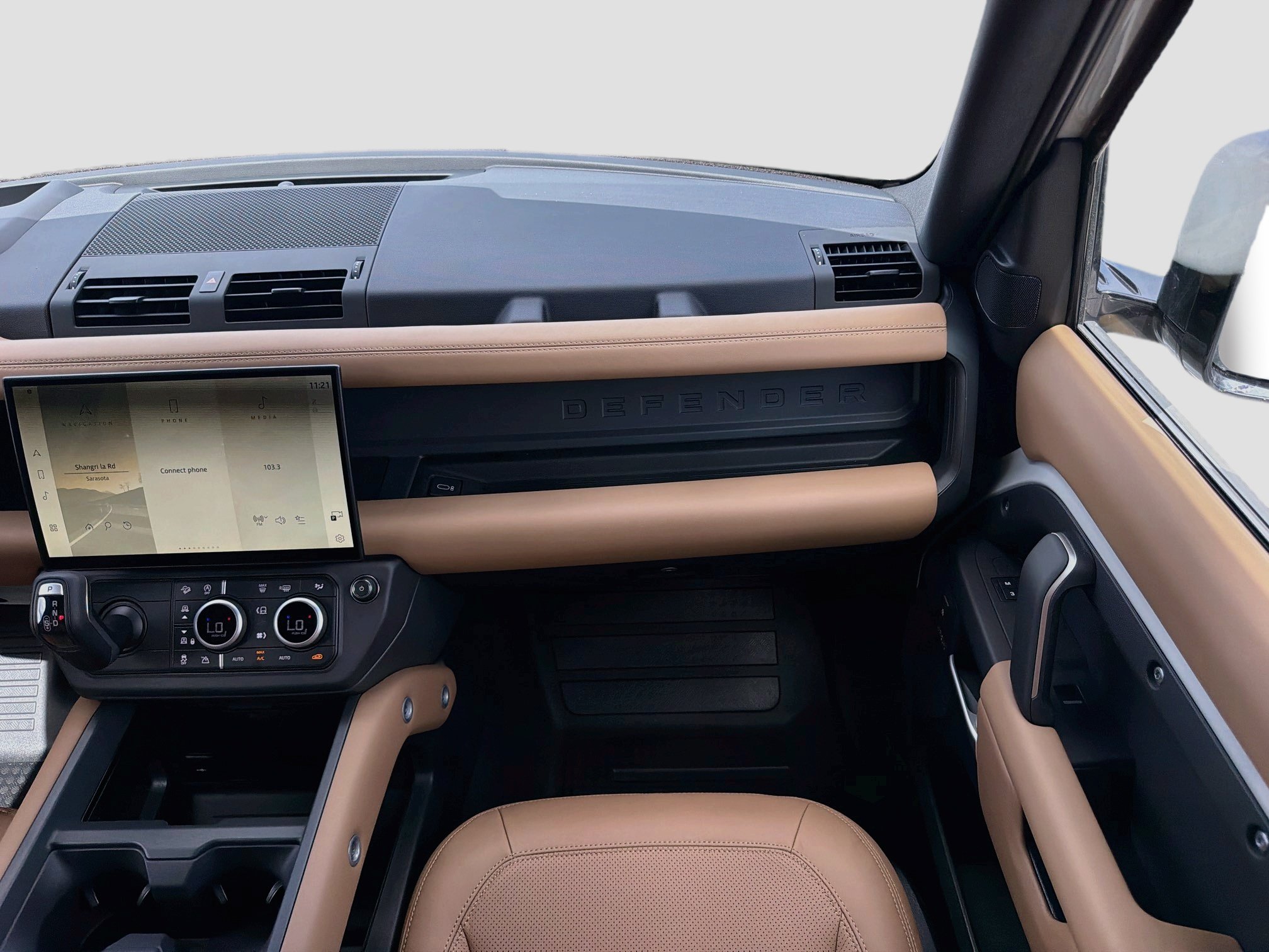 New 2026 Land Rover Defender 110 X-Dynamic SE AWD/4WD image 18