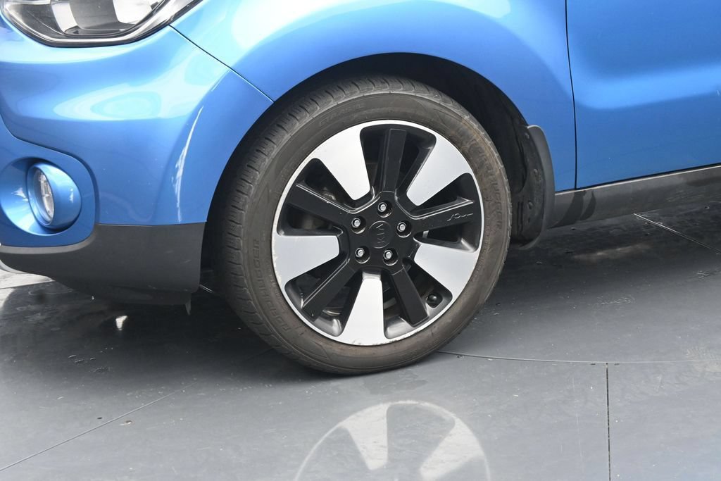 Used 2017 Kia Soul + w/ Designer's Package FWD image 12
