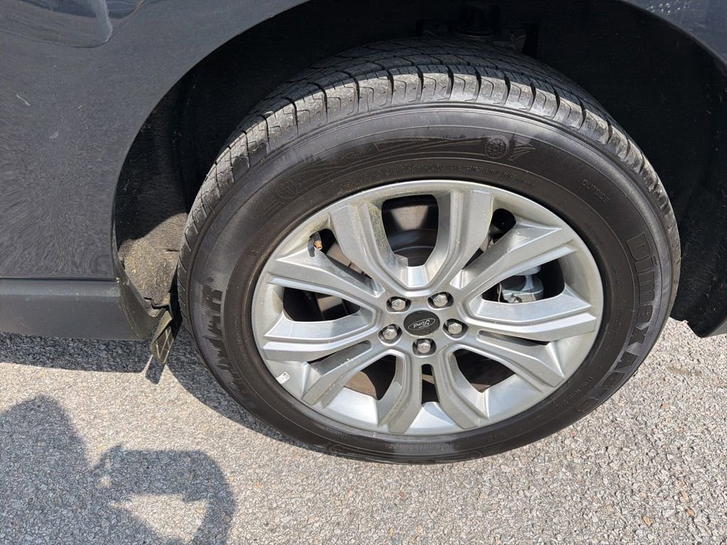Used 2024 Ford Edge Titanium AWD/4WD image 12