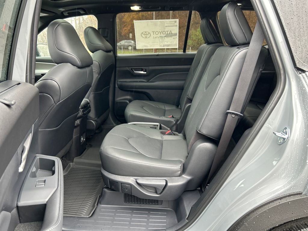 New 2026 Toyota Grand Highlander AWD Hybrid image 25