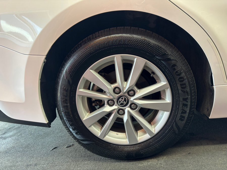 Used 2025 Toyota Camry LE FWD image 32