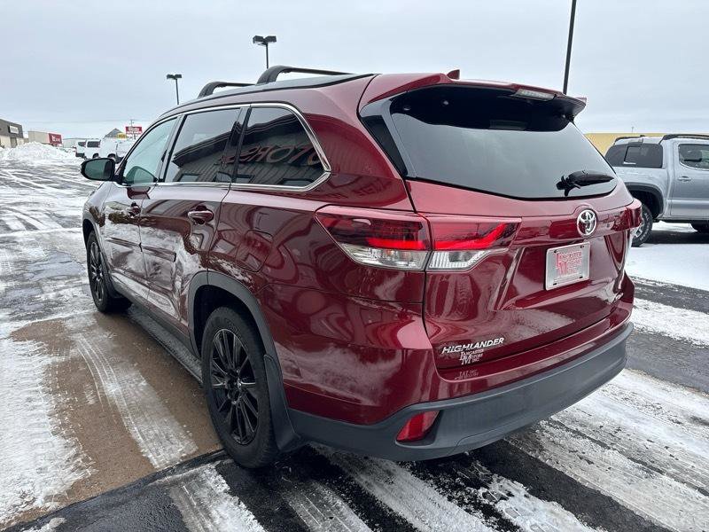 Used 2019 Toyota Highlander SE AWD/4WD image 5