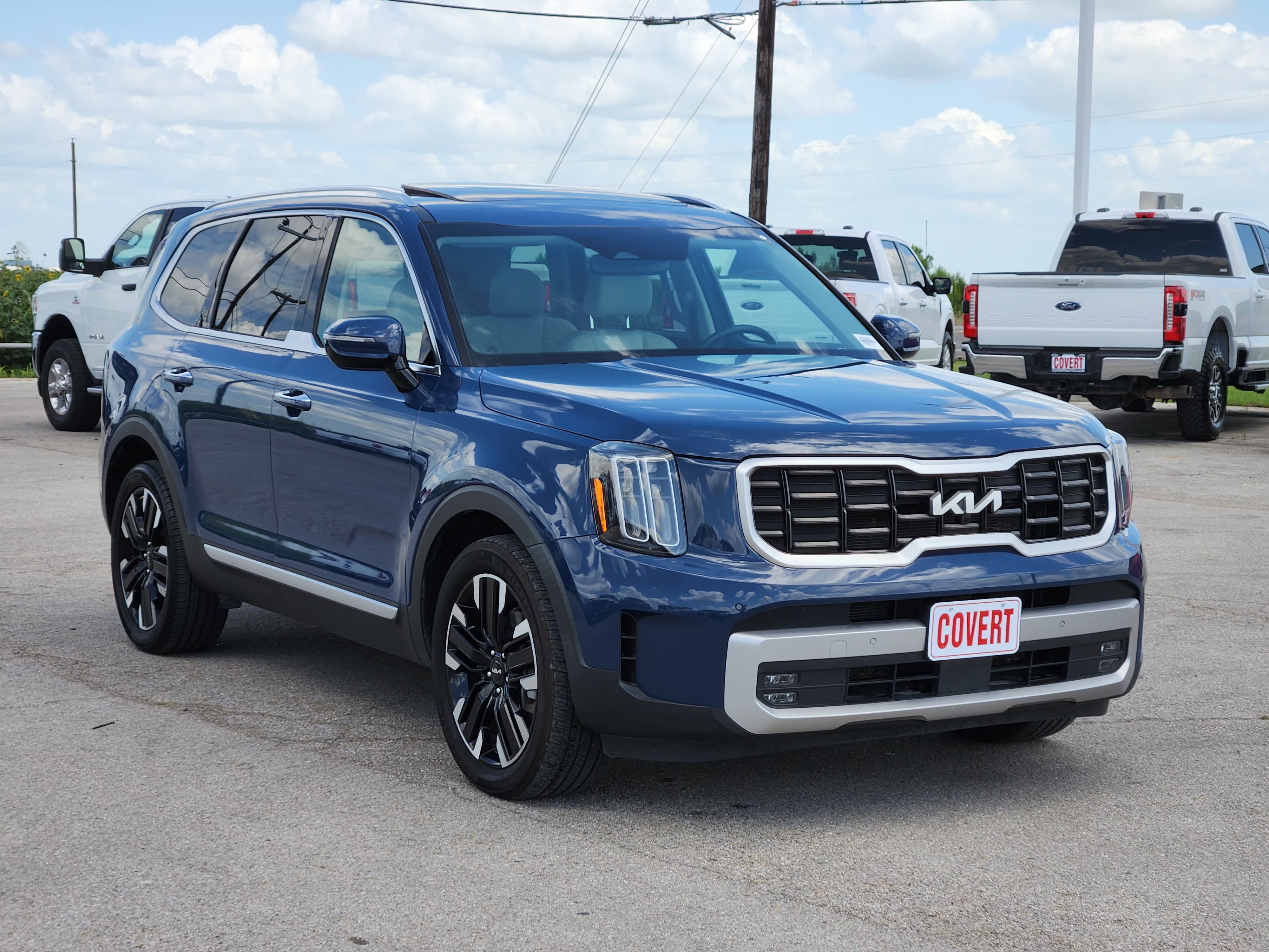 Used 2023 Kia Telluride SX AWD/4WD image 3