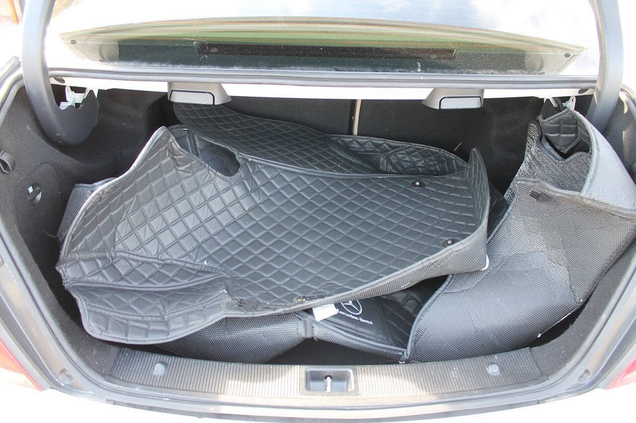 Used 2012 Mercedes-Benz C 250 Sedan image 26