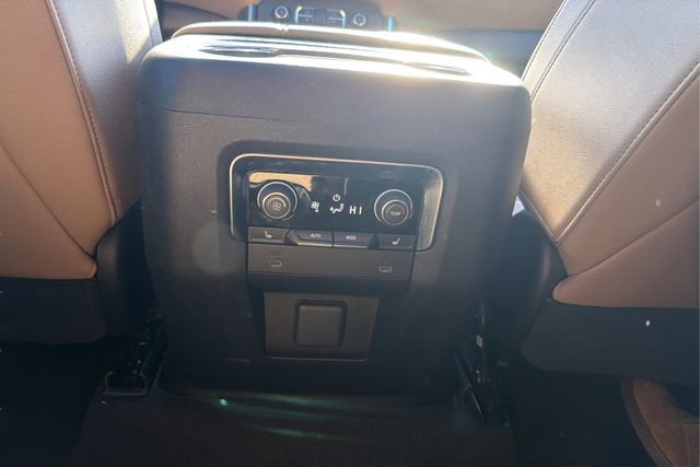 Used 2021 Chevrolet Tahoe Premier w/ Premium Package image 32