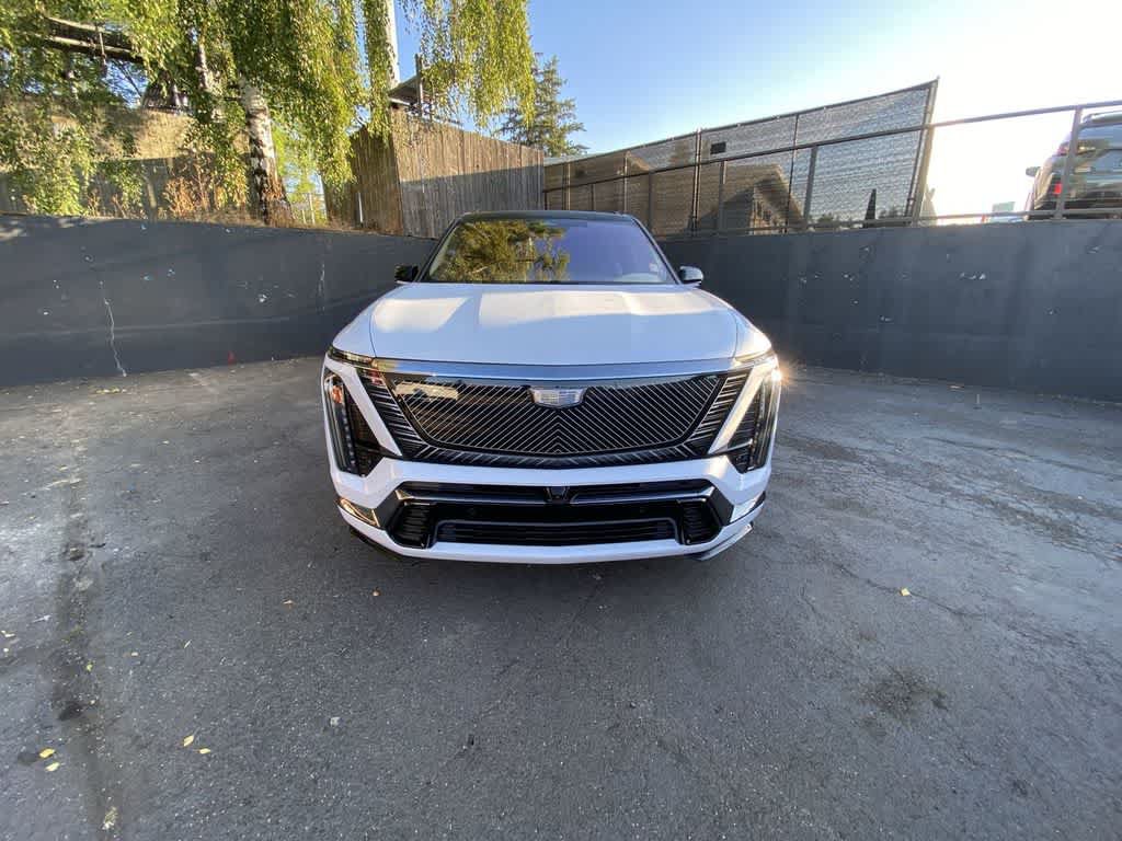 Certified 2026 Cadillac Vistiq Premium Luxury w/ LPO, Floor Liner Package AWD/4WD image 9