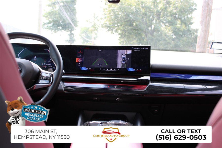 Used 2024 BMW 540i xDrive AWD/4WD image 32