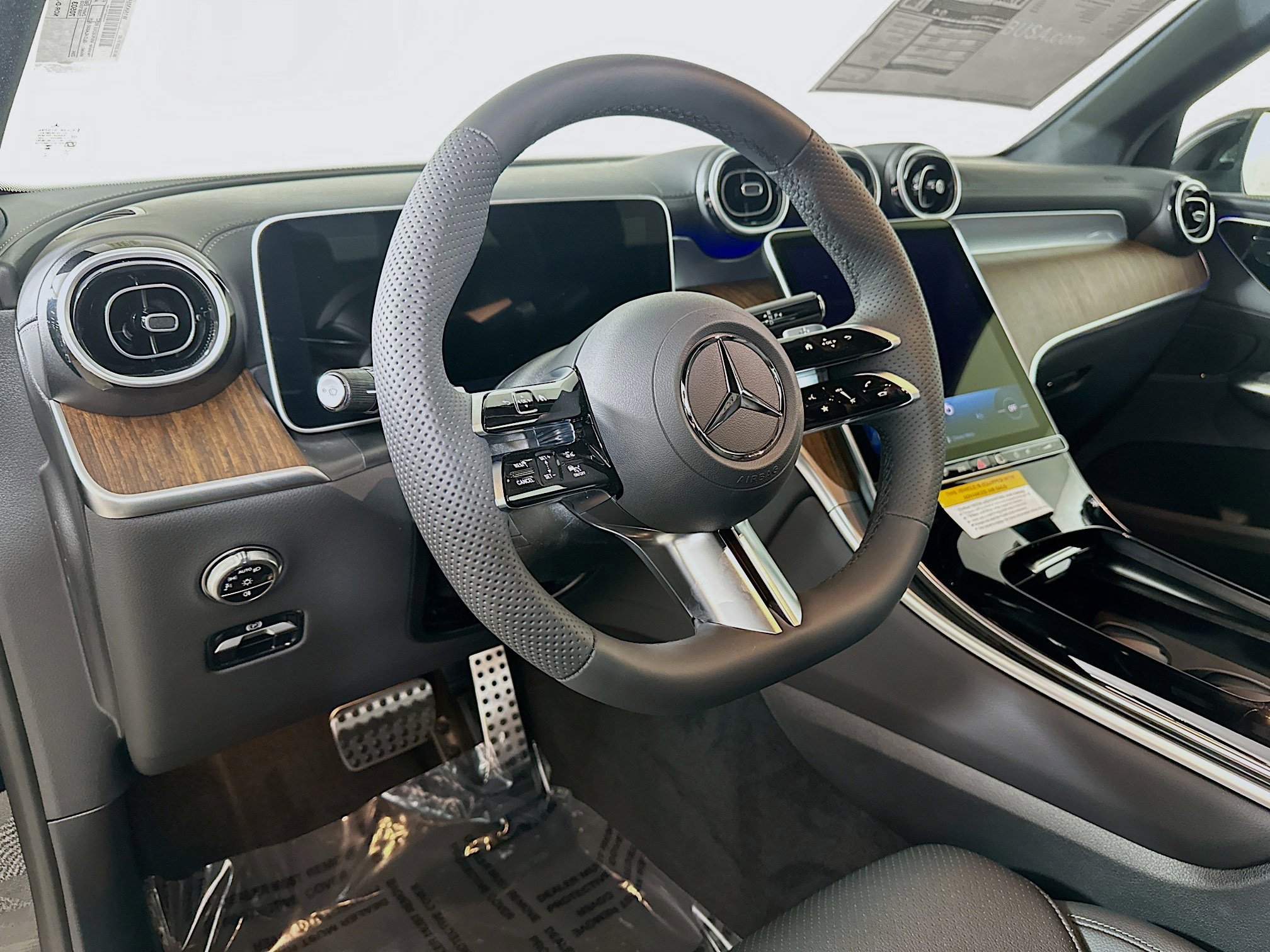 New 2026 Mercedes-Benz GLC 350e 4MATIC image 9