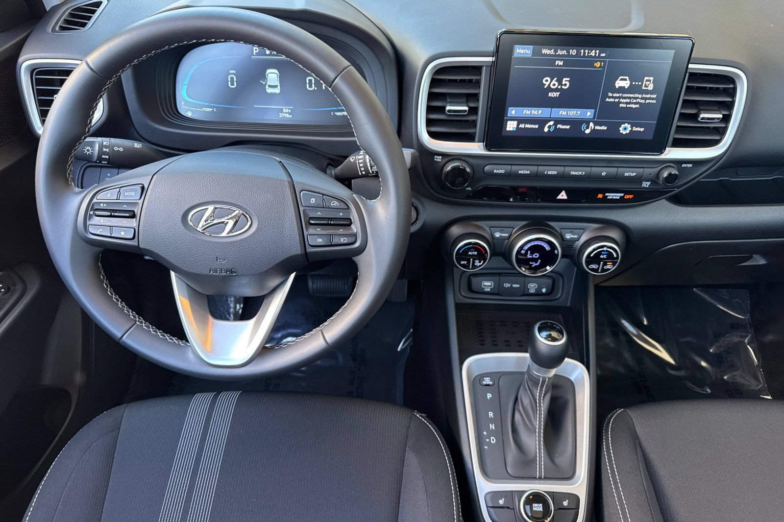 Certified 2026 Hyundai Venue SEL FWD image 17