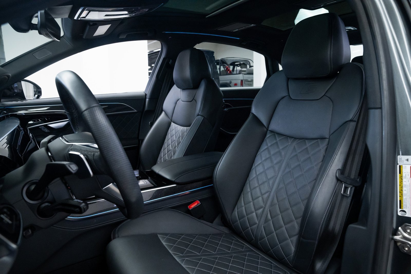 Used 2025 Audi S8 image 18