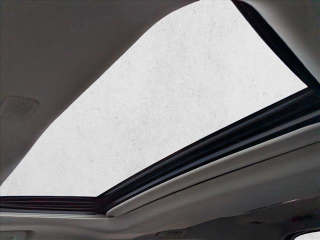 Used 2020 Toyota Highlander XLE image 12