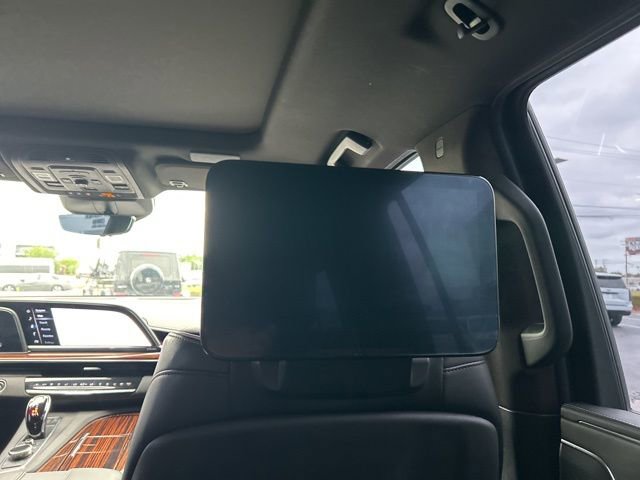Used 2021 Cadillac Escalade ESV Premium Luxury w/ Driver Assist Tech Package AWD/4WD image 24
