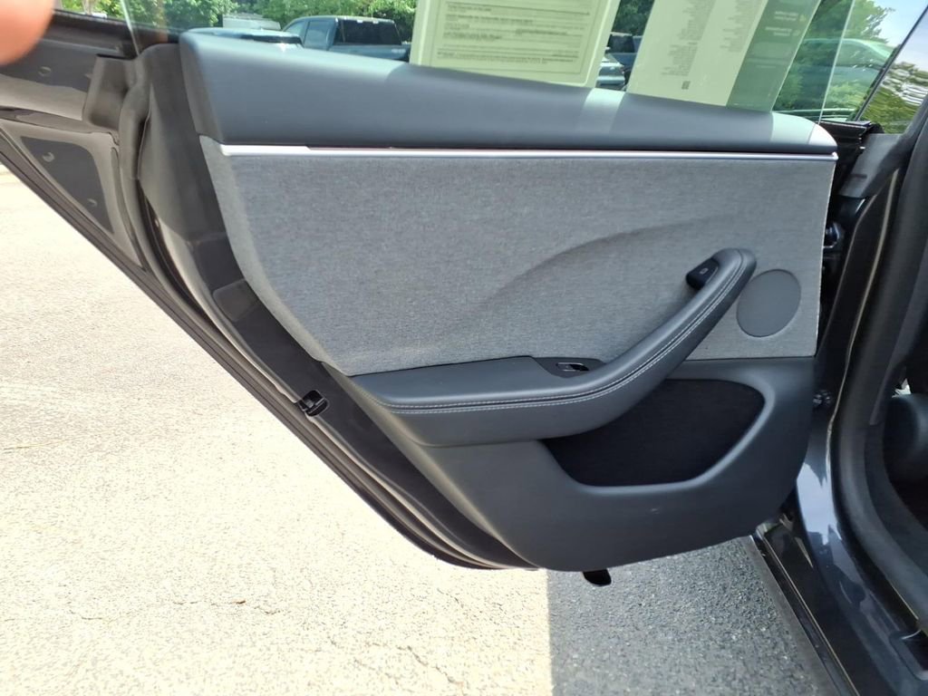 Used 2025 Tesla Model 3 Long Range RWD image 24