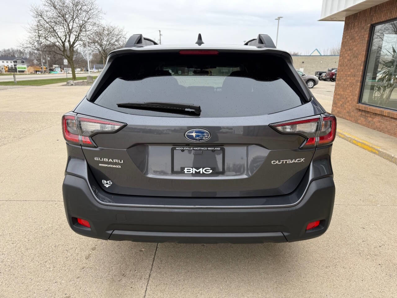 Used 2025 Subaru Outback Premium image 4