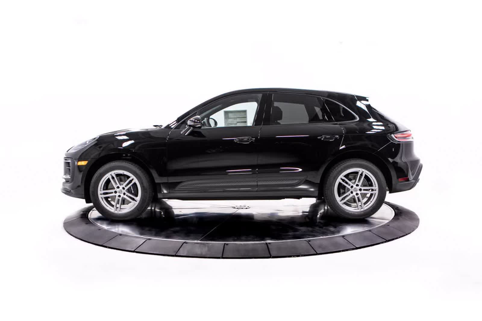 Certified 2026 Porsche Macan AWD/4WD image 2