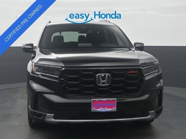 Used 2025 Honda Pilot TrailSport image 2