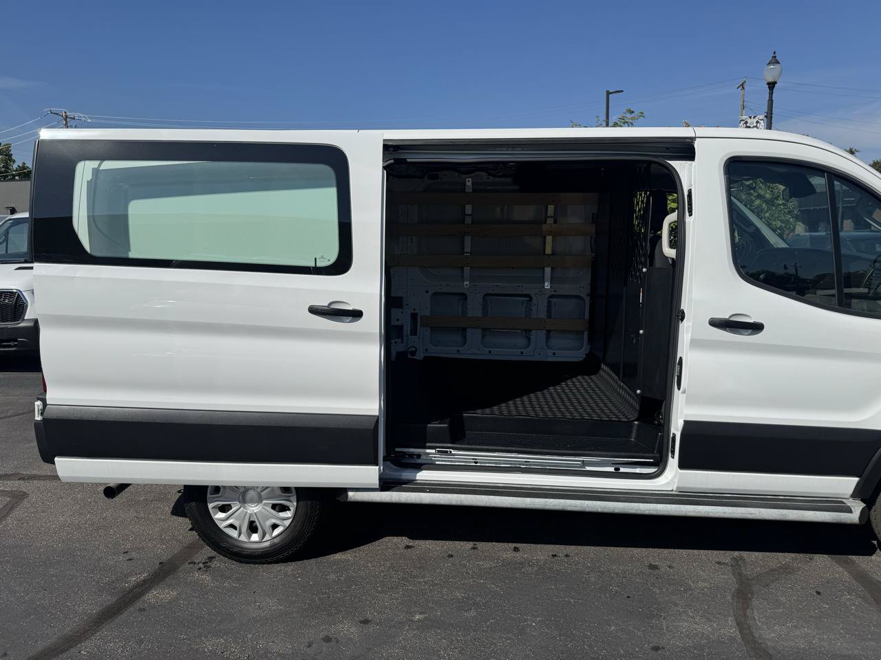 Used 2025 Ford Transit 250 Low Roof w/ Exterior Upgrade Package RWD image 6