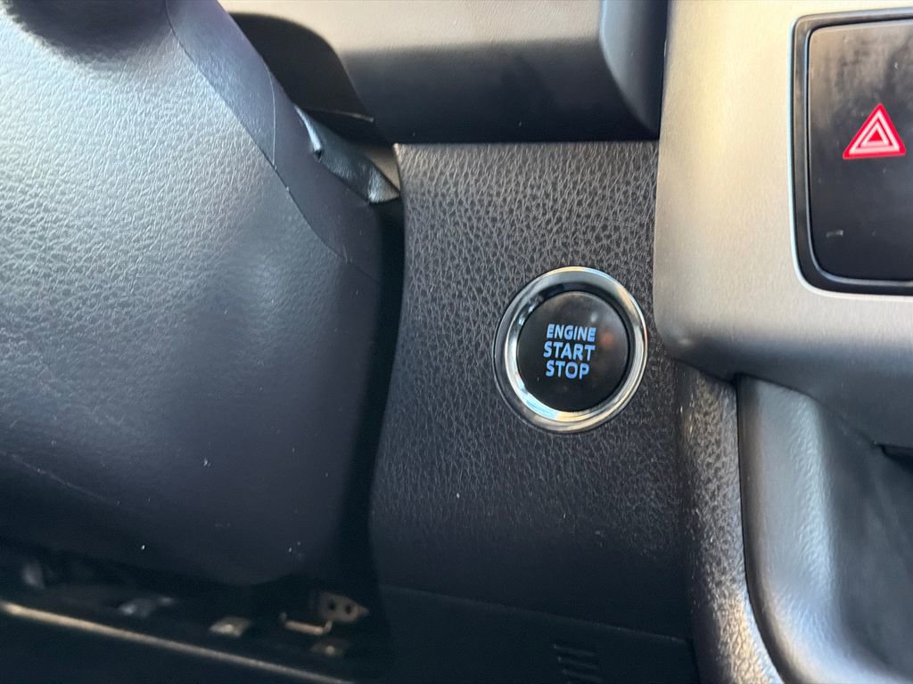 Used 2017 Toyota Highlander SE image 30