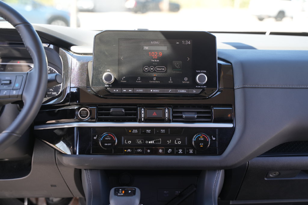 Used 2024 Nissan Pathfinder SV AWD/4WD image 29
