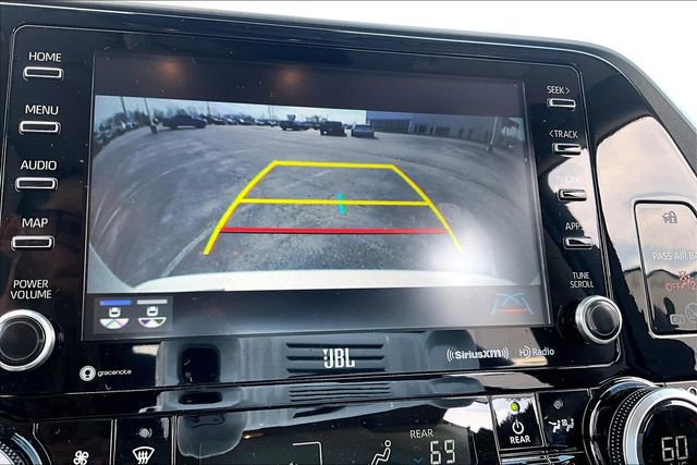 Used 2021 Toyota Highlander Limited image 14