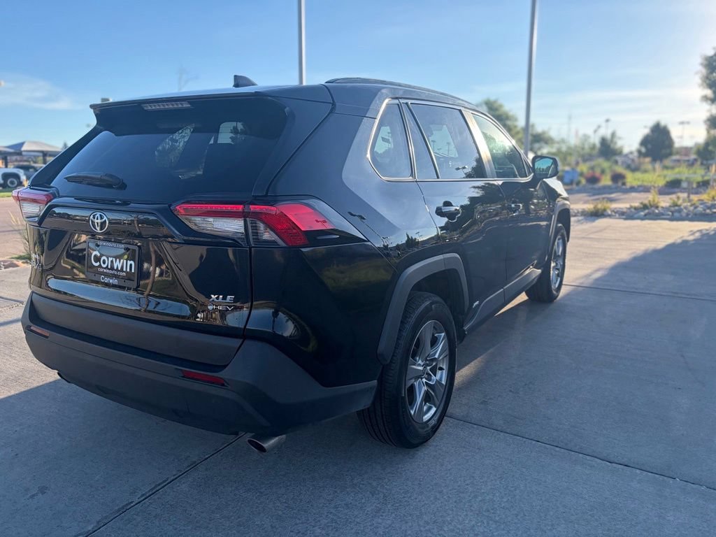 Used 2025 Toyota RAV4 XLE AWD/4WD image 9