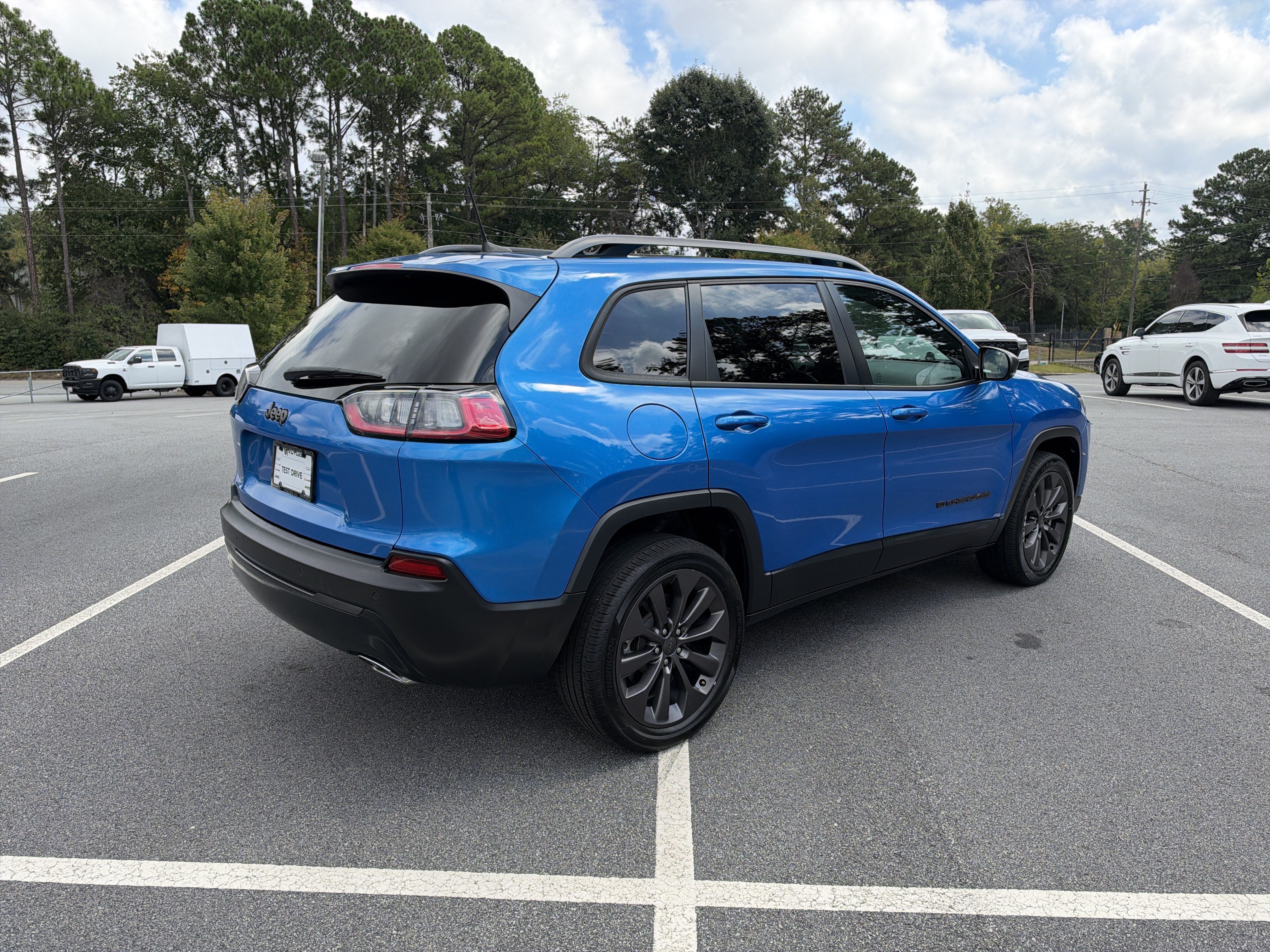 Used 2021 Jeep Cherokee Latitude Lux 80th Anniv w/ Quick Order Package 26U 80TH FWD image 8