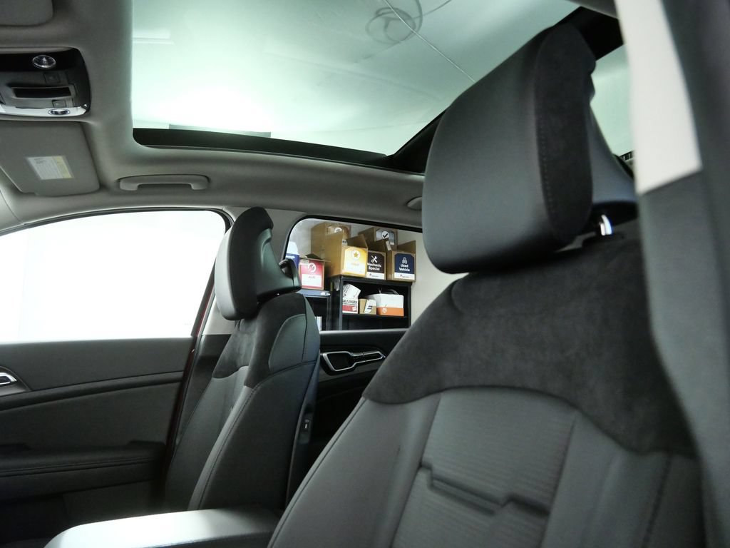 Used 2026 Kia Sportage SX FWD image 17