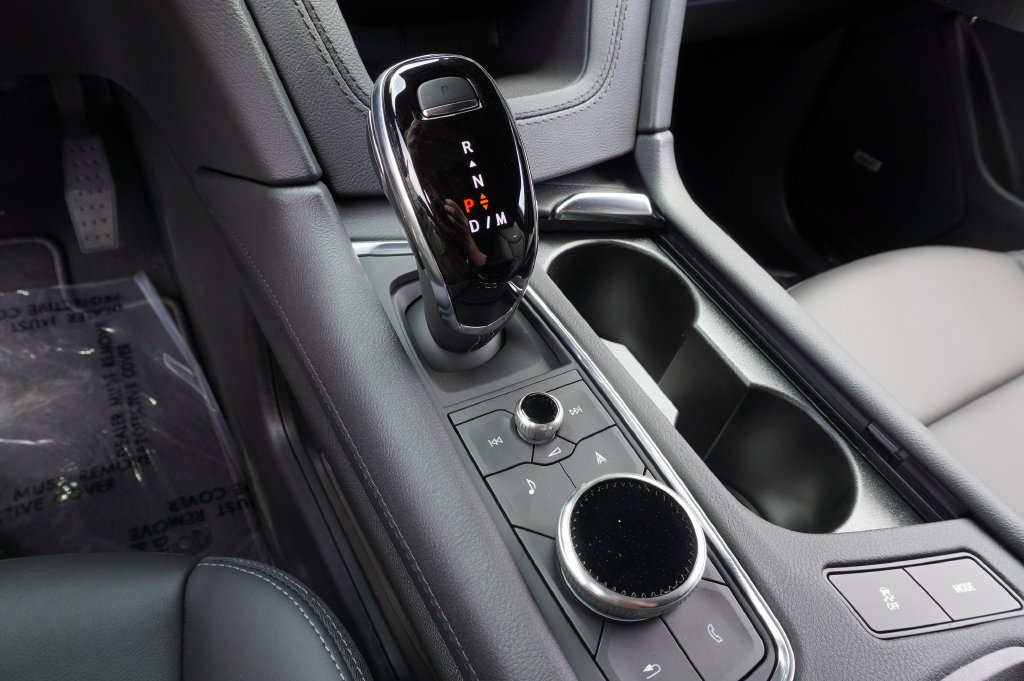New 2025 Cadillac XT5 Premium Luxury w/ Technology Package FWD image 19