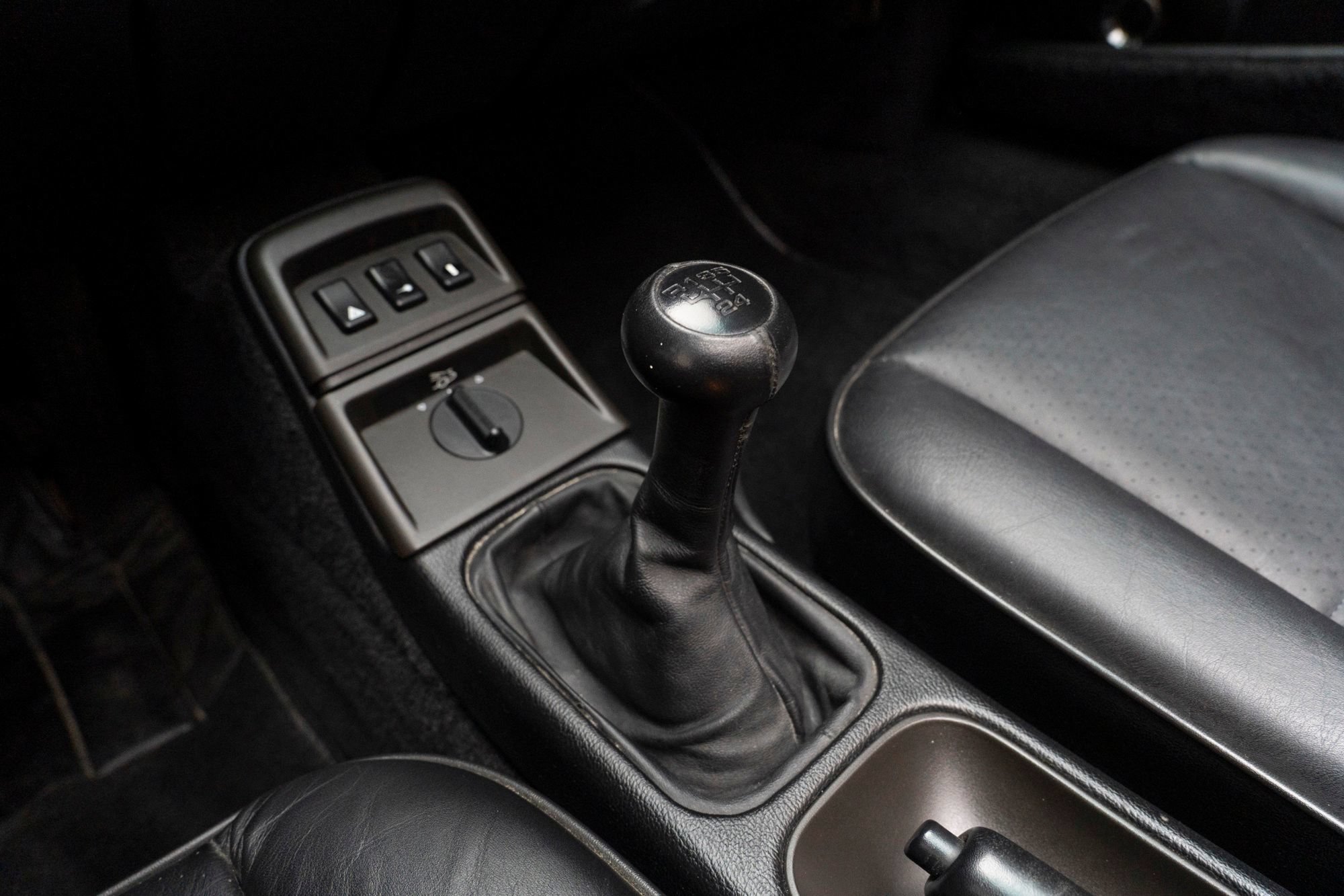 Used 1991 Porsche 911 Carrera RWD image 32