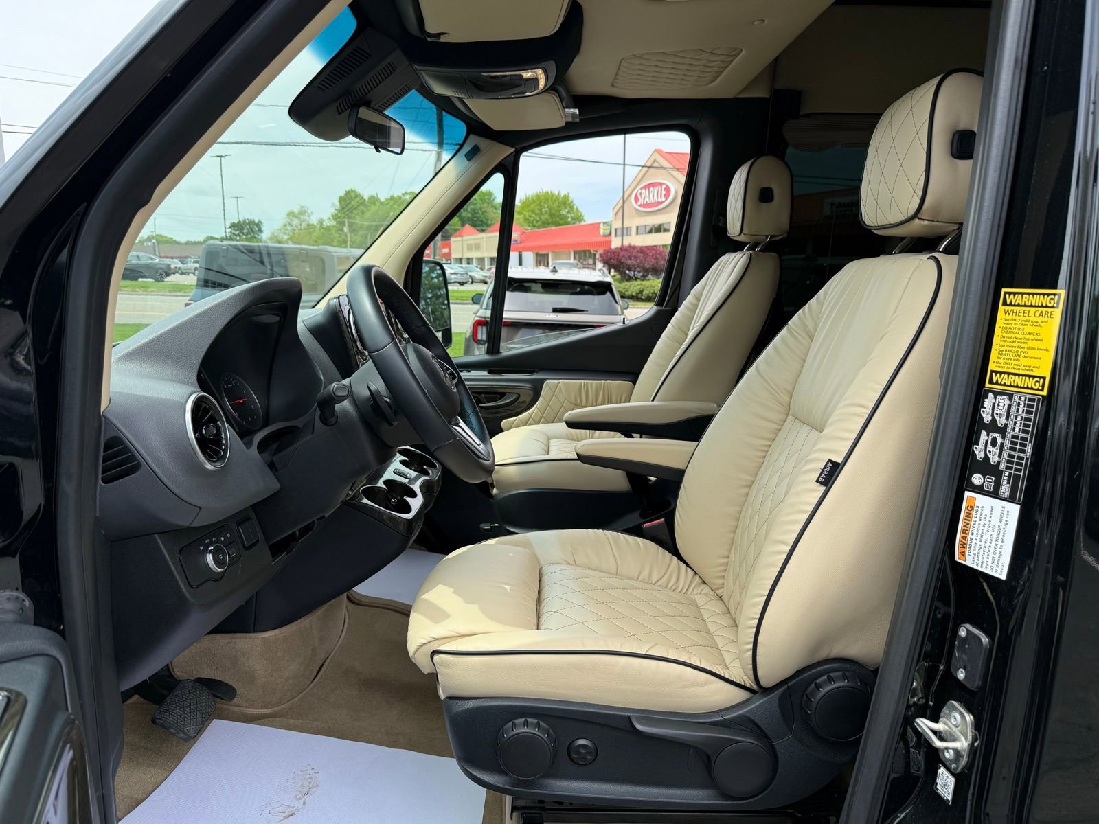 Used 2020 Mercedes-Benz Sprinter 3500 image 27