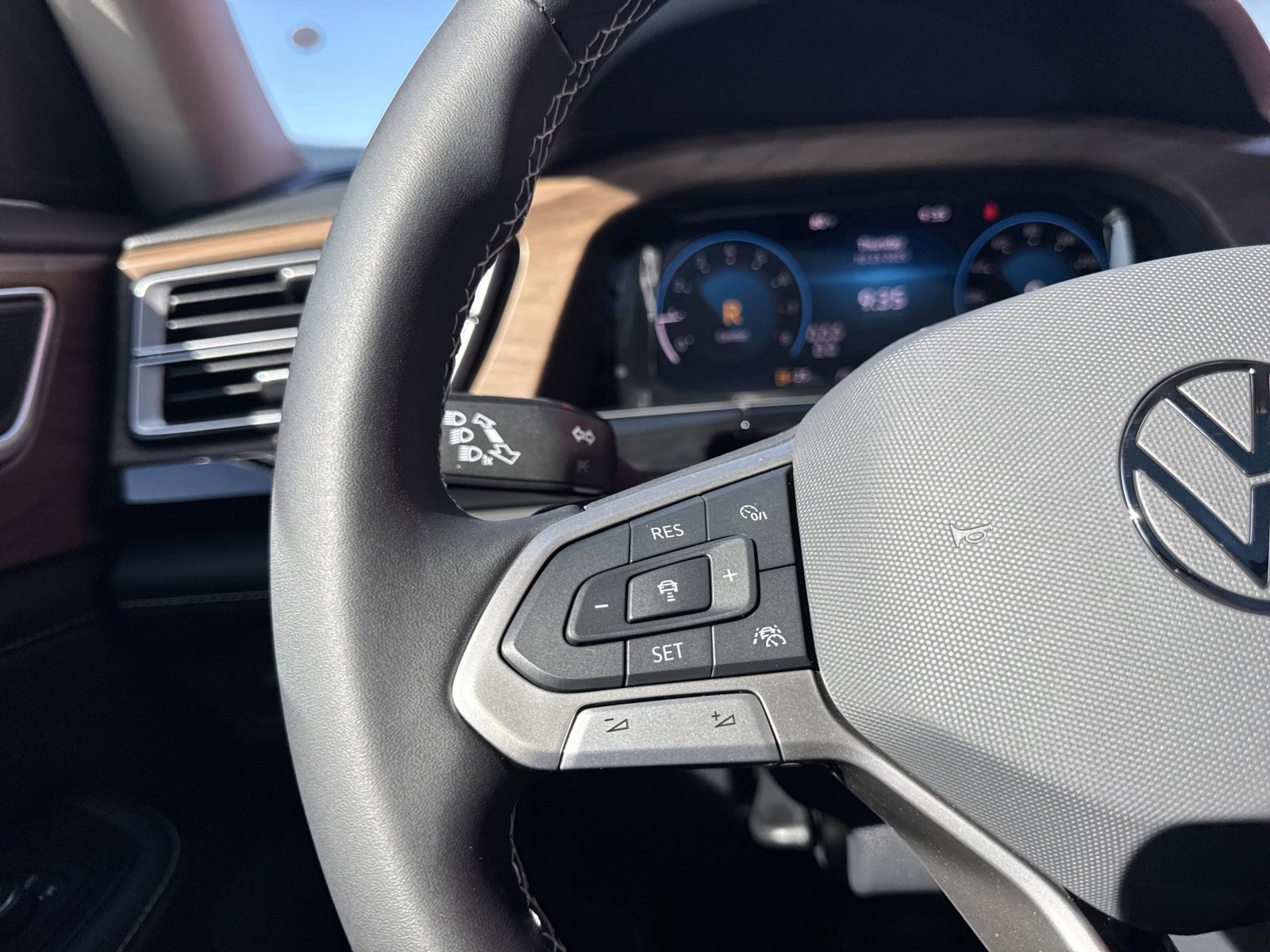 New 2026 Volkswagen Atlas SE image 30