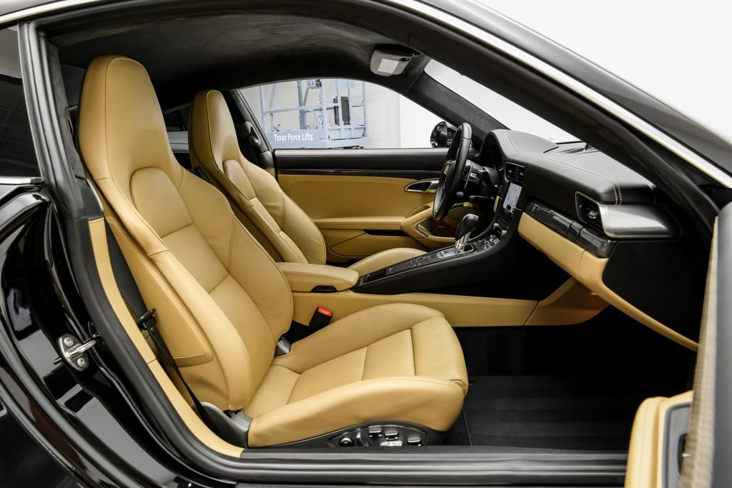 Used 2018 Porsche 911 Turbo image 31