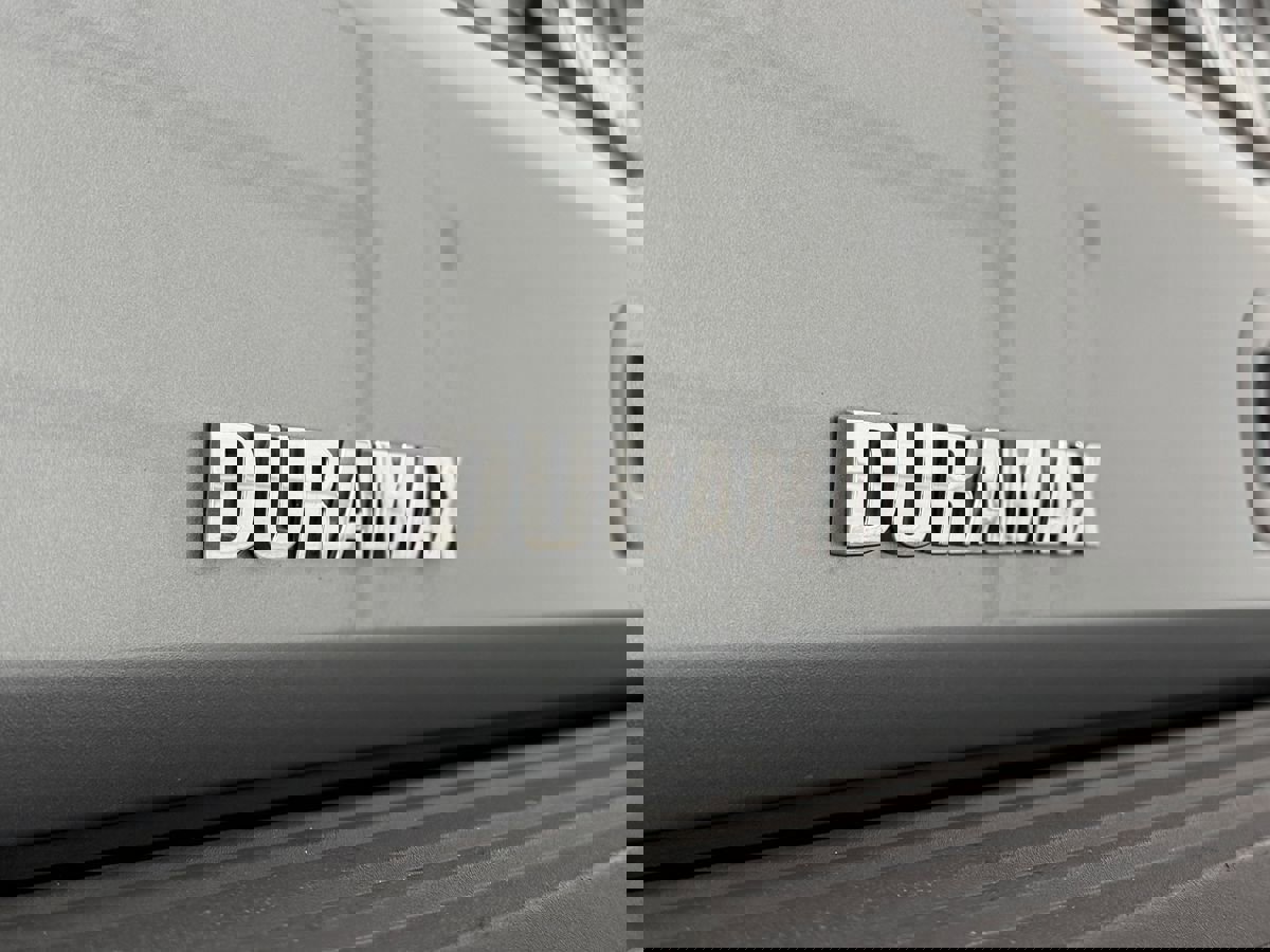 Used 2024 Chevrolet Suburban RST w/ Luxury Package image 9