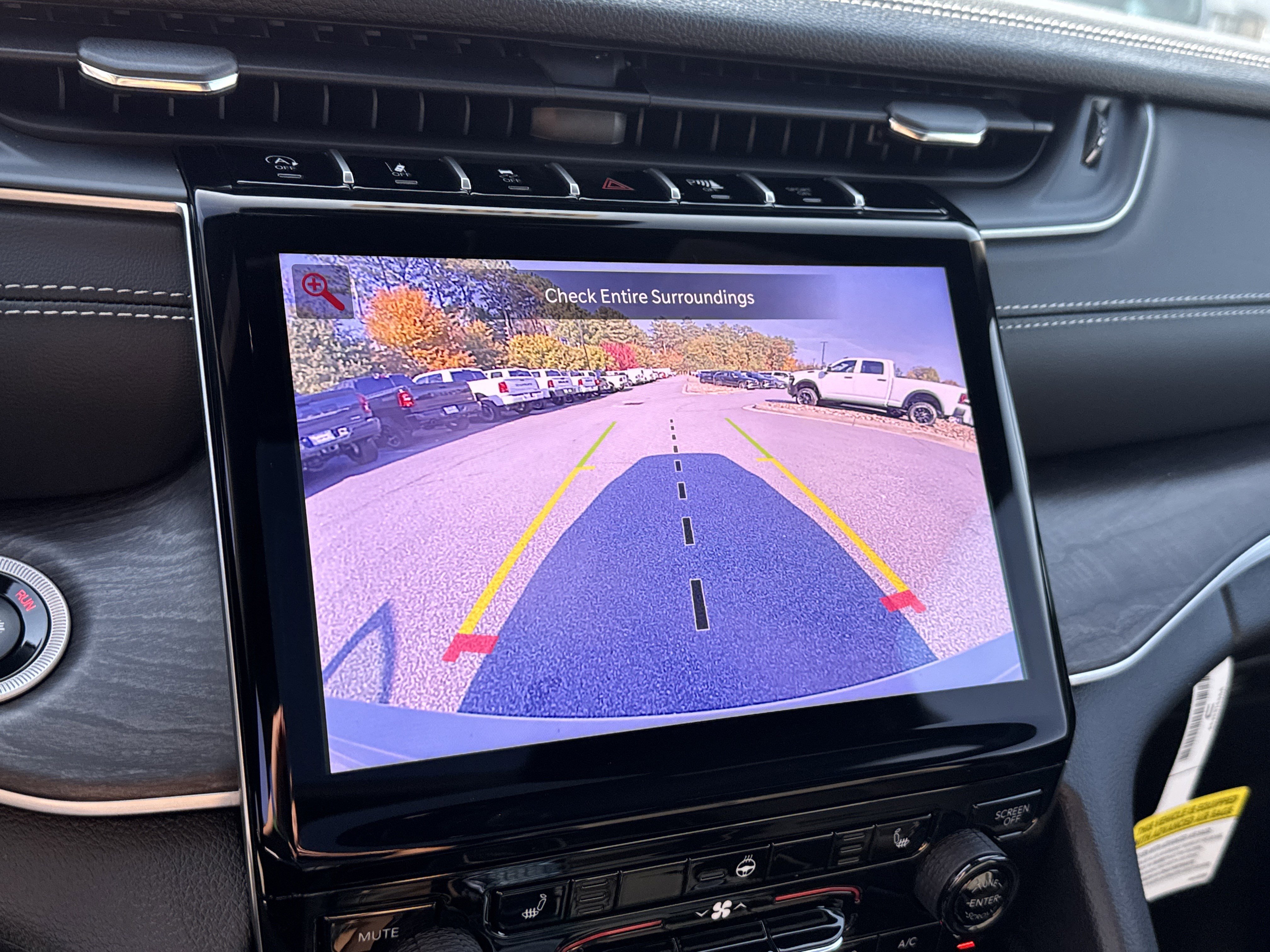 New 2025 Jeep Grand Cherokee Limited w/ Black Appearance Package image 33