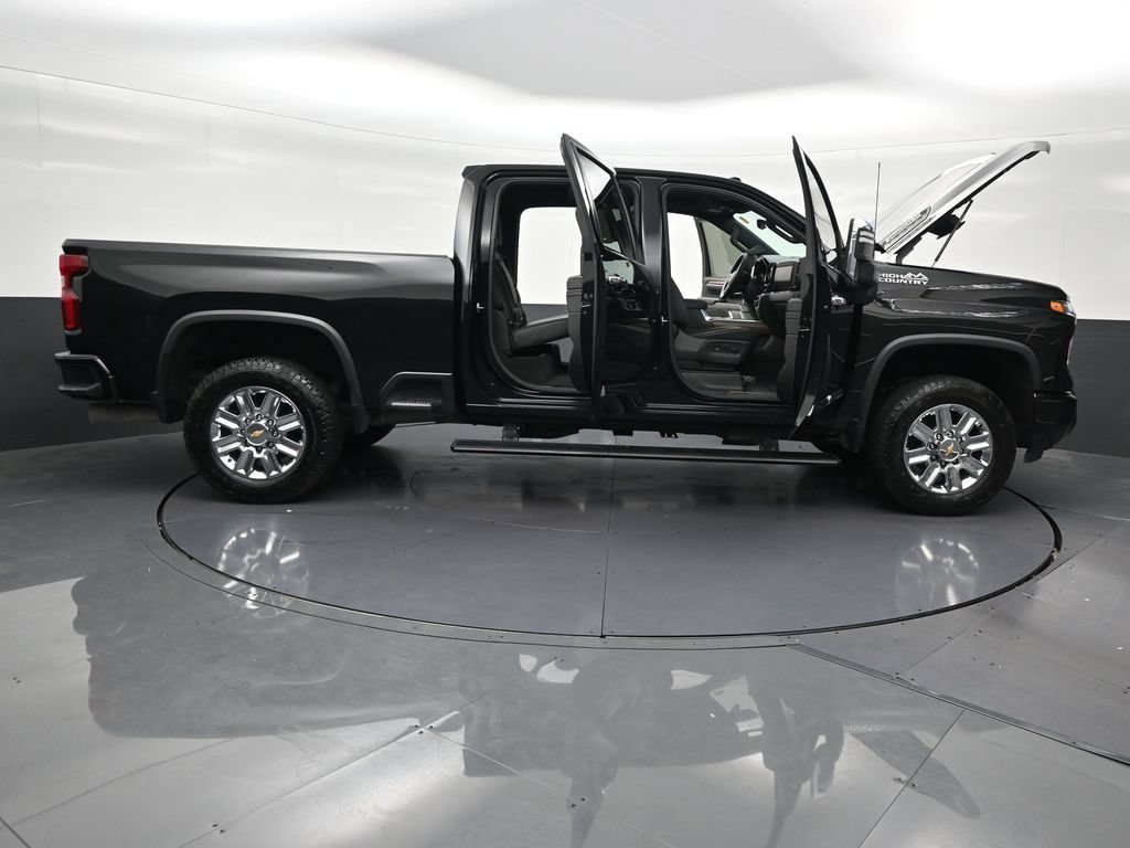 Used 2024 Chevrolet Silverado 2500 High Country w/ High Country Premium Package AWD/4WD image 34