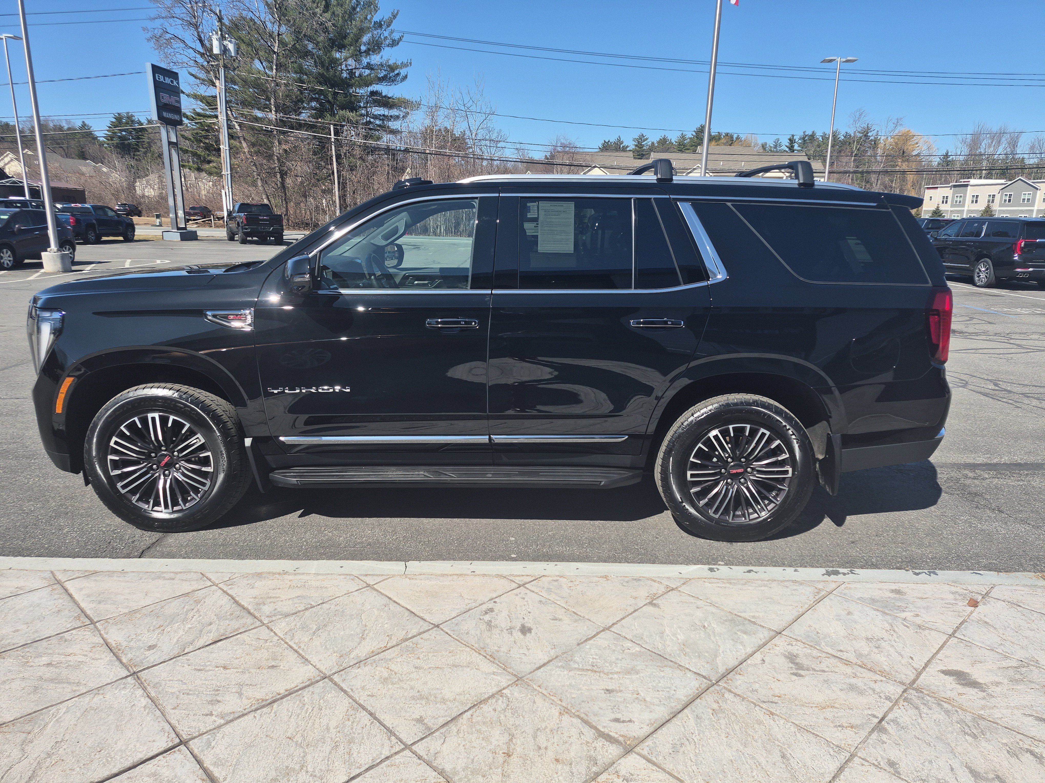 Certified 2025 GMC Yukon Elevation w/ Technology Package image 2